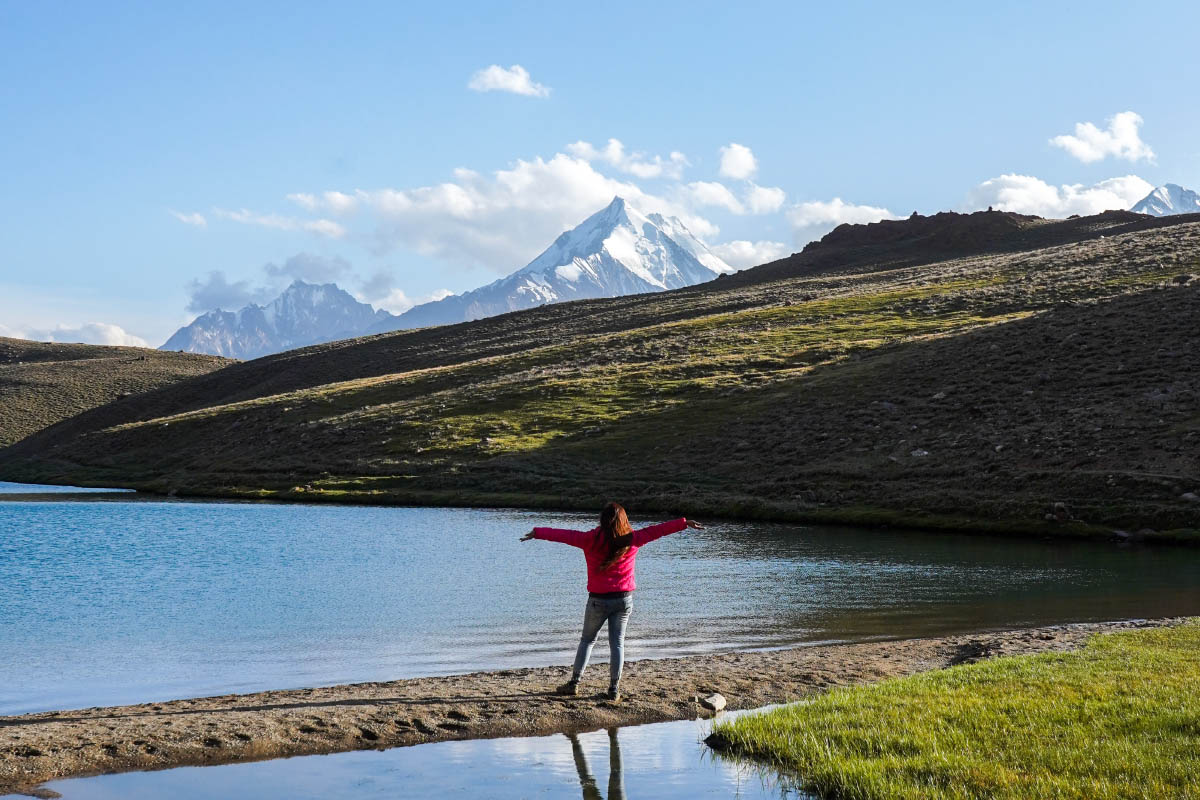 safety tips for solo female travelers
