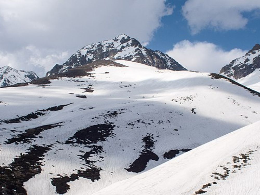 Sinthan Top, best places to visit in Kashmir during winters