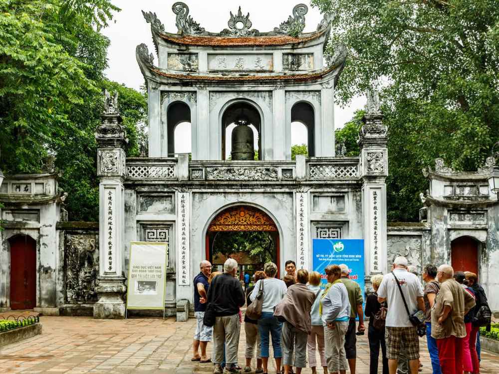 travel guide in vietnam