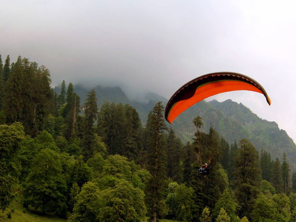 Paragliding in Manali