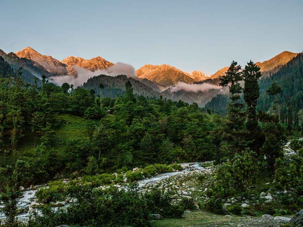 least crowded places in Kashmir