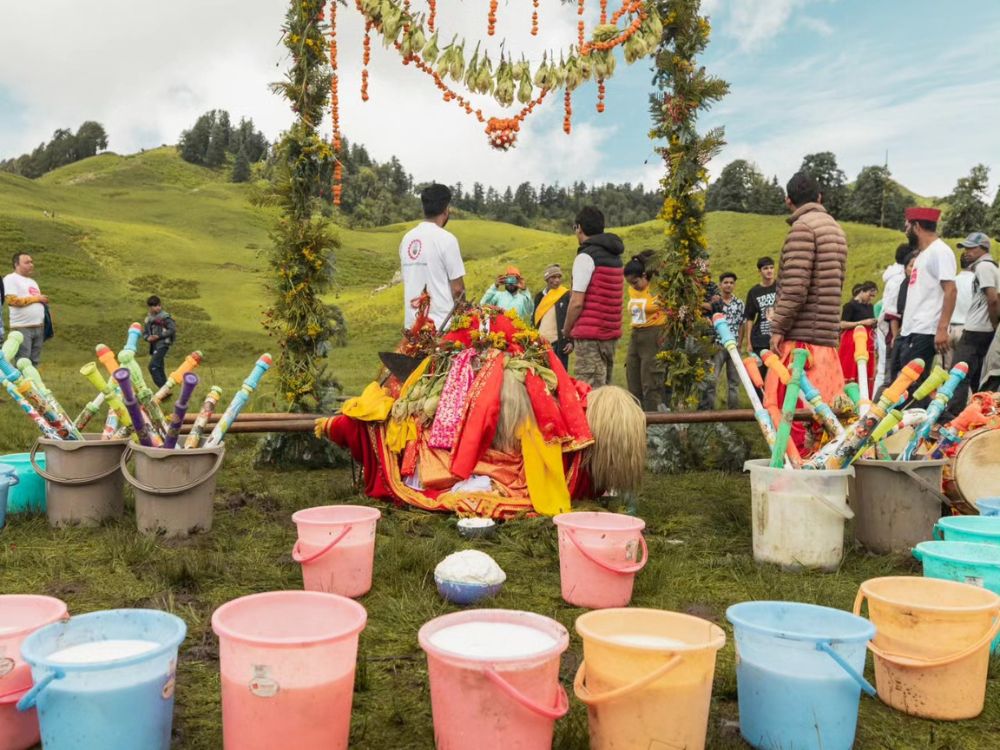 Buckets full of milk & butter for Anduri Utsav in Dayara Bugyal